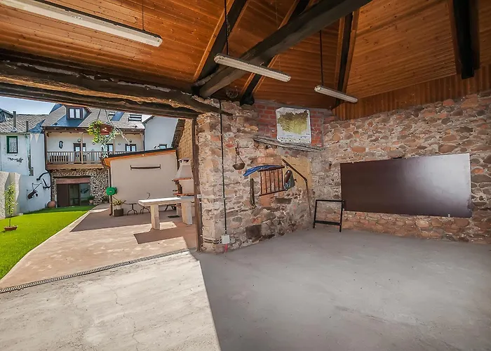 Casa Rural El Almendro De Maria Villa Ponferrada